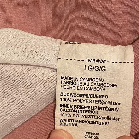 Under Armour Sz L Women’s Pink Athletic Shorts with Elastic Waistband - Picture 6 of 7